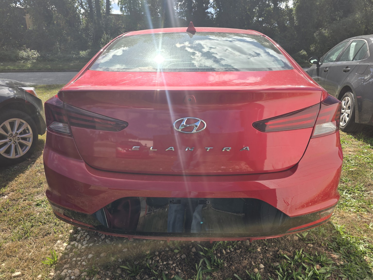 Original Elantra vehicle photo 5