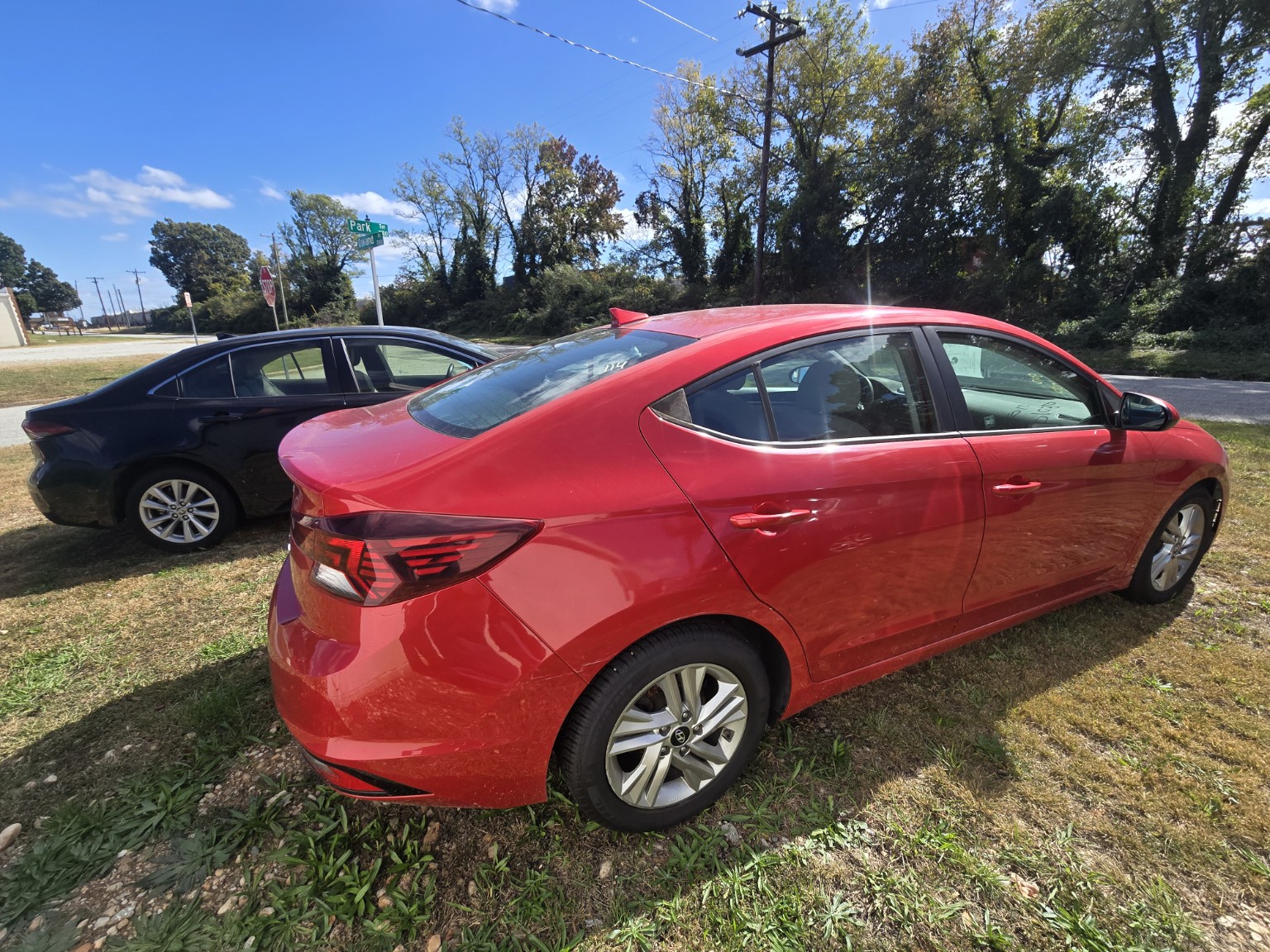 Original Elantra vehicle photo 6