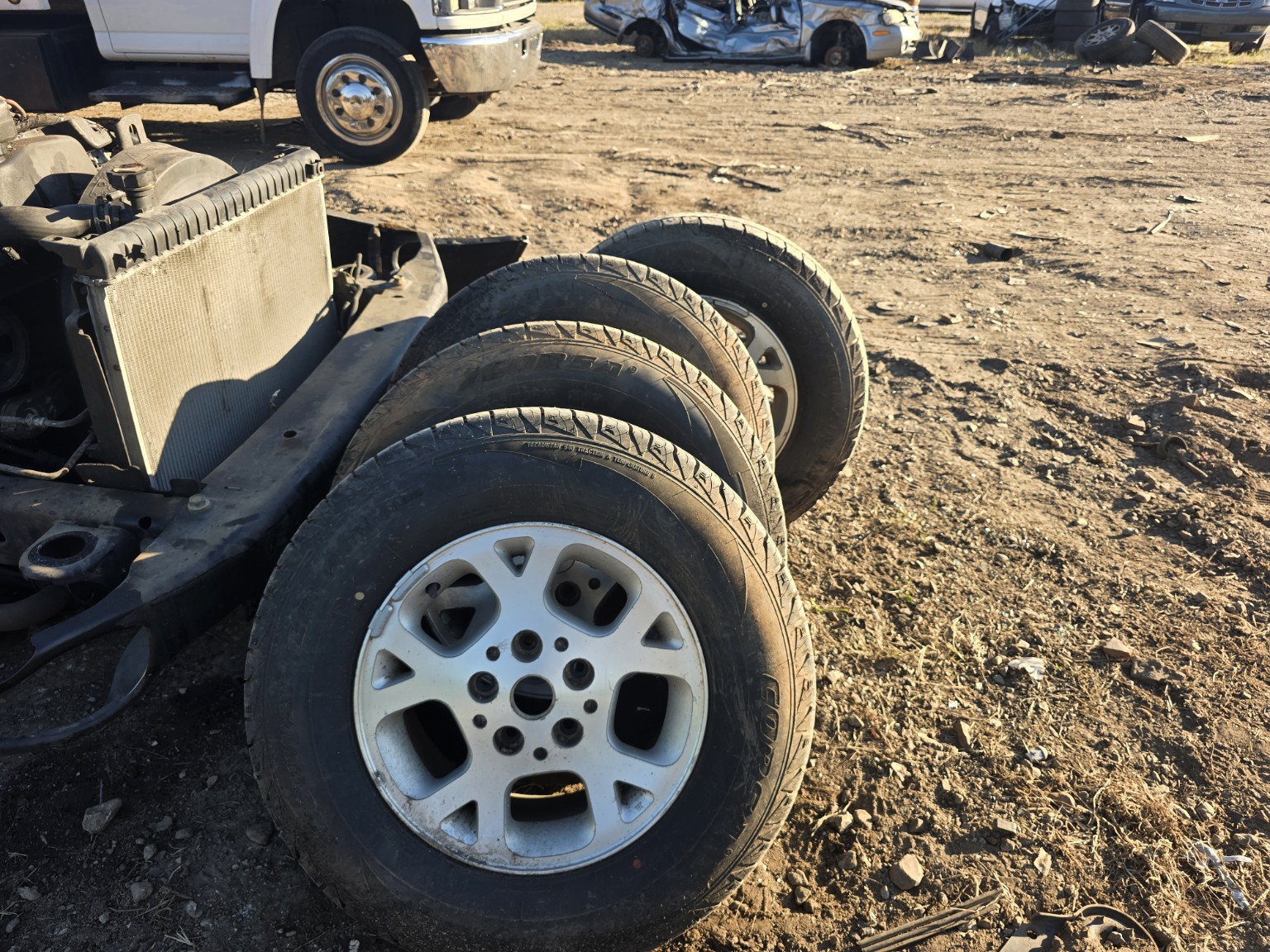 Original seller photo 5 of Jeep tire and wheel set